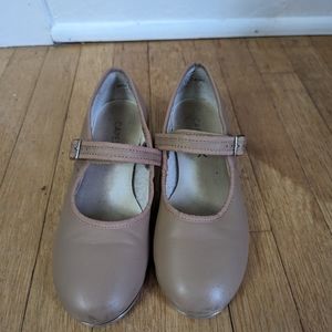 Capezio tap shoes sz 2.5